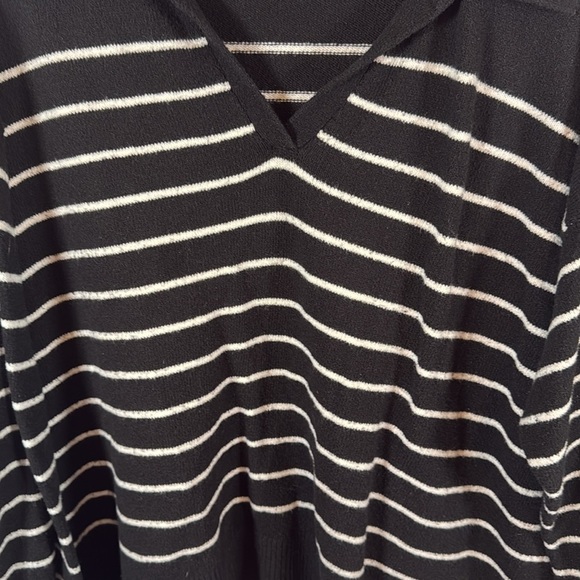 Old Navy Black and White Striped V-Neck Sweater - Picture 2 of 7